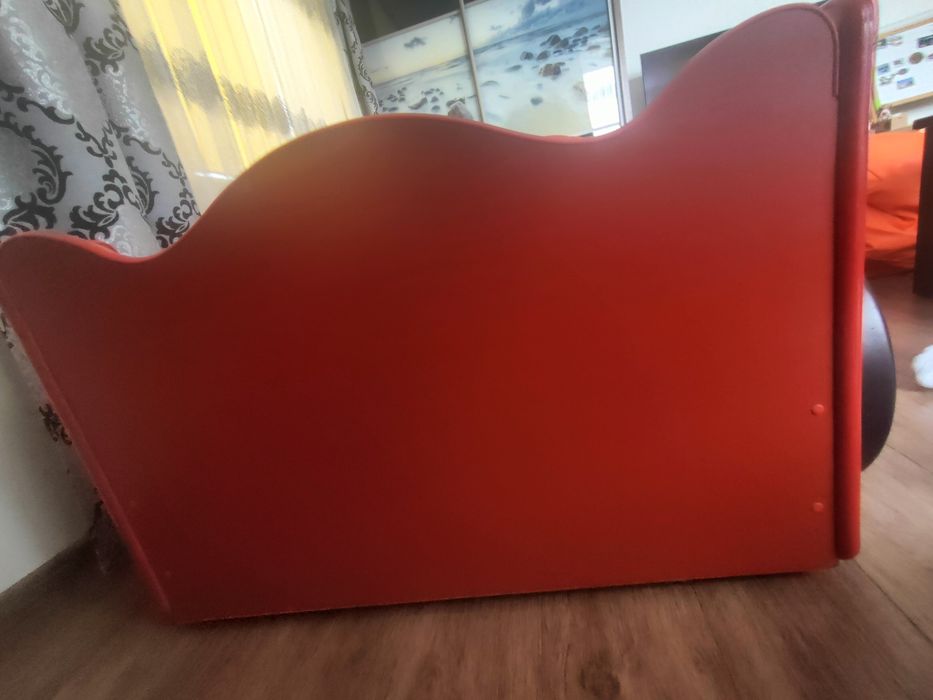 Łóżko dla dziecka - wyścigówka