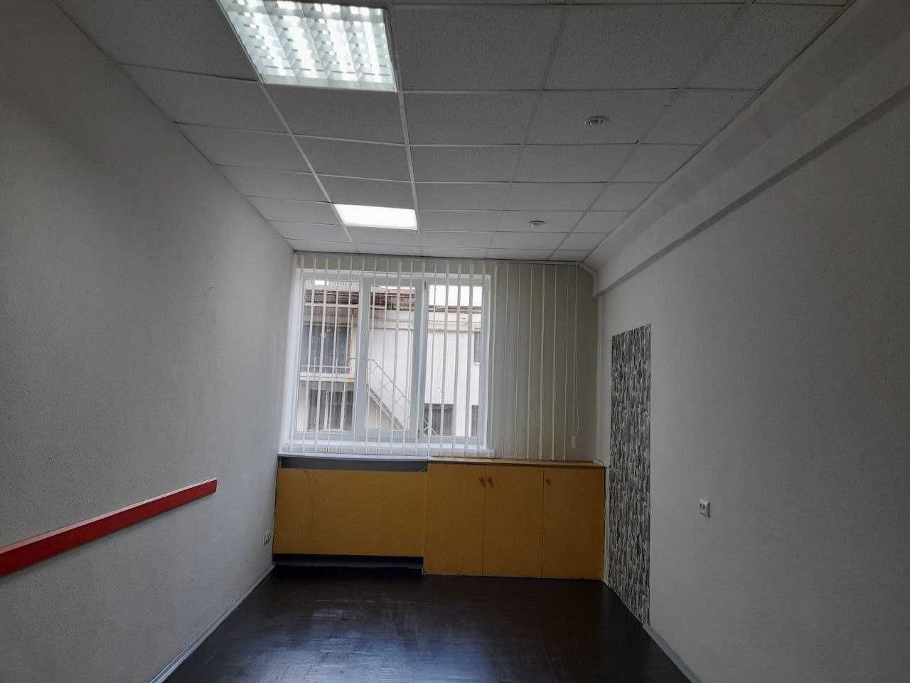 Гагаріна,39,"Газотрон",офіси: 20-25 кв.м. ,світло 24/7.