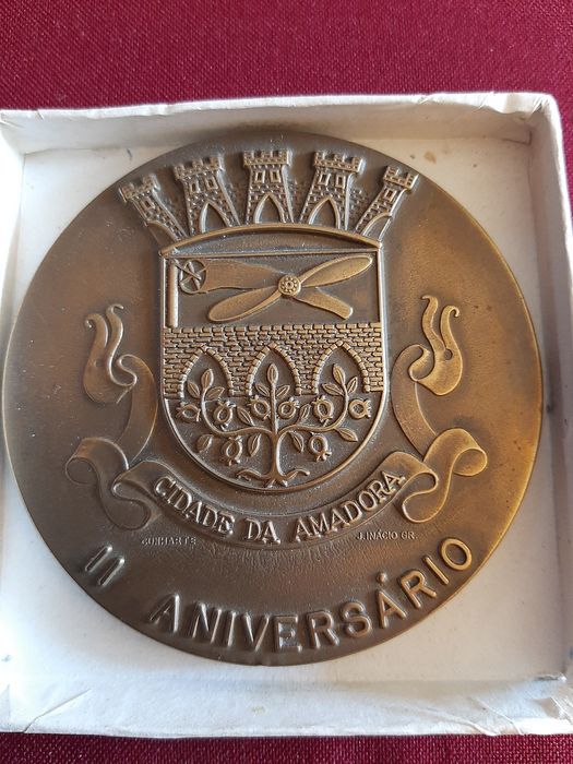Medalhão II aniversário Câmara Municipal de Amadora