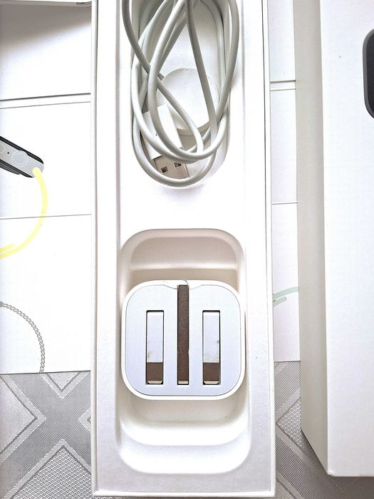 Apple Watch series 5 GPS 40mm, gwiezdna szarość z aluminium, ideał