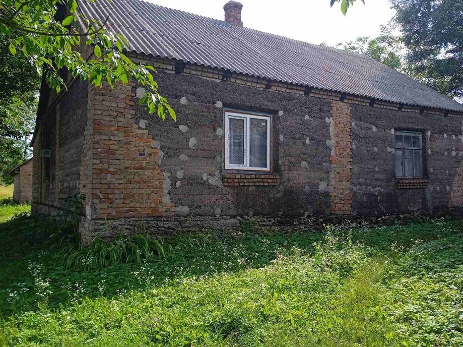 Продам будинок у селі Українка Рівненської обл. Острозького р-ну.