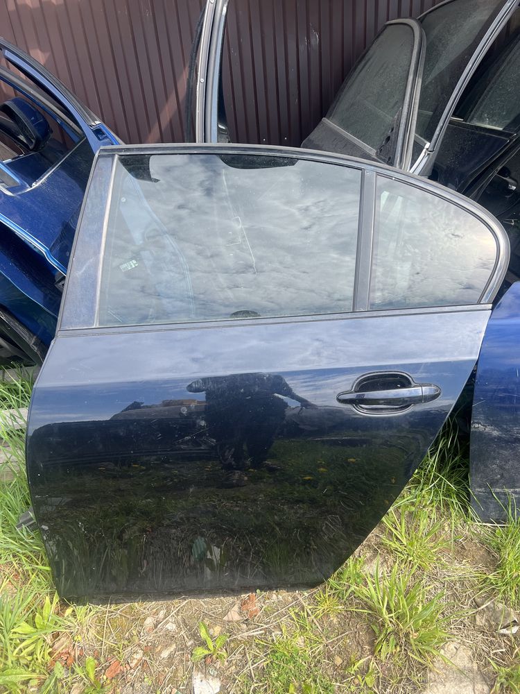 Дверка двері дверца бмв е60 задняя зад ліва bmw e60