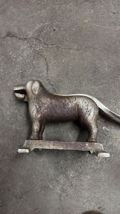 Dziadek do orzechów żeliwny pies Art deco