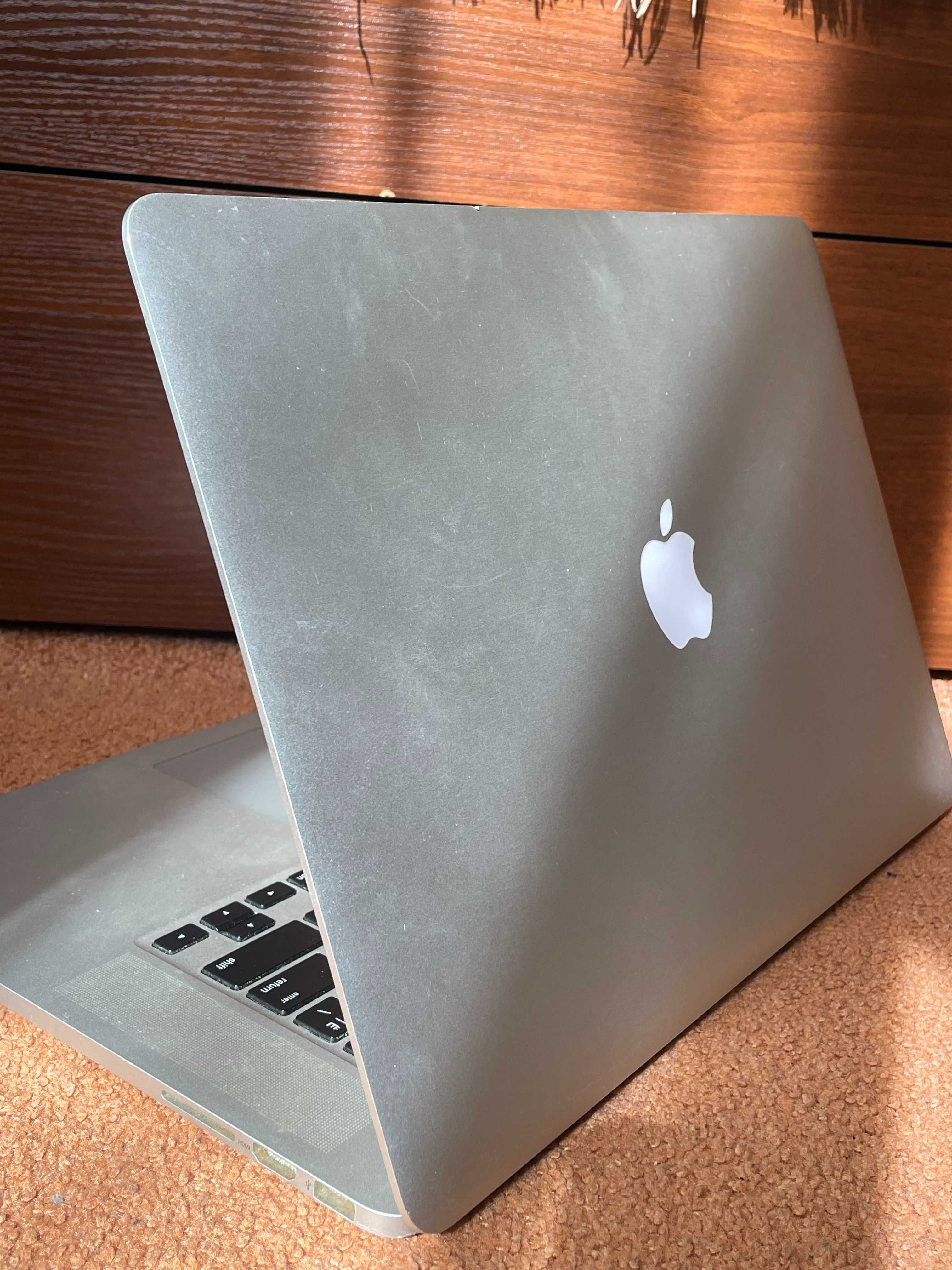 MacBook Pro 15” (late 2013) 16 gb RAM i7 4 core
