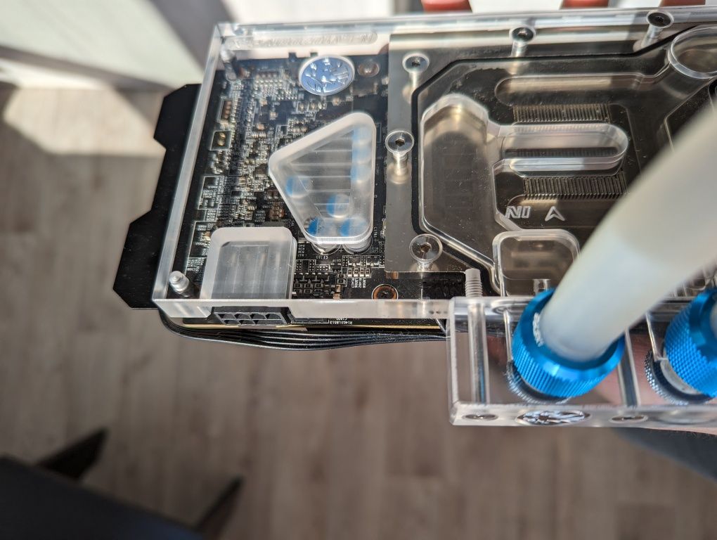 Видеокарта Gigabyte gtx 1070ti и Waterblock