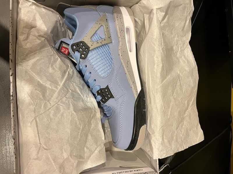 Jordan 4 Retro University Blue