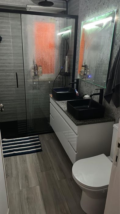 Arrenda quarto pequeno