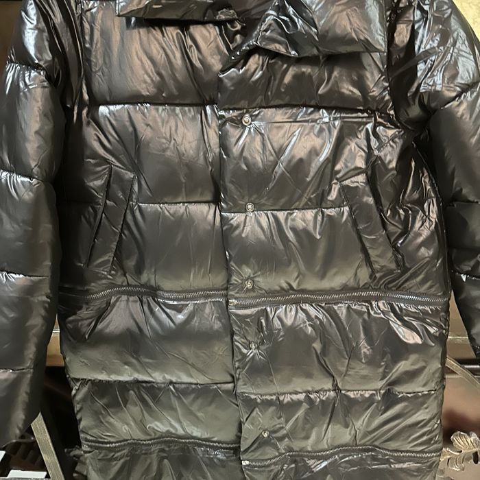 Продам пуховик женский черный