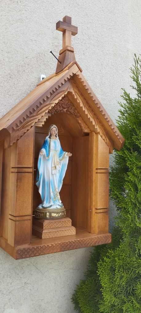 Kapliczka z figurą Maryji