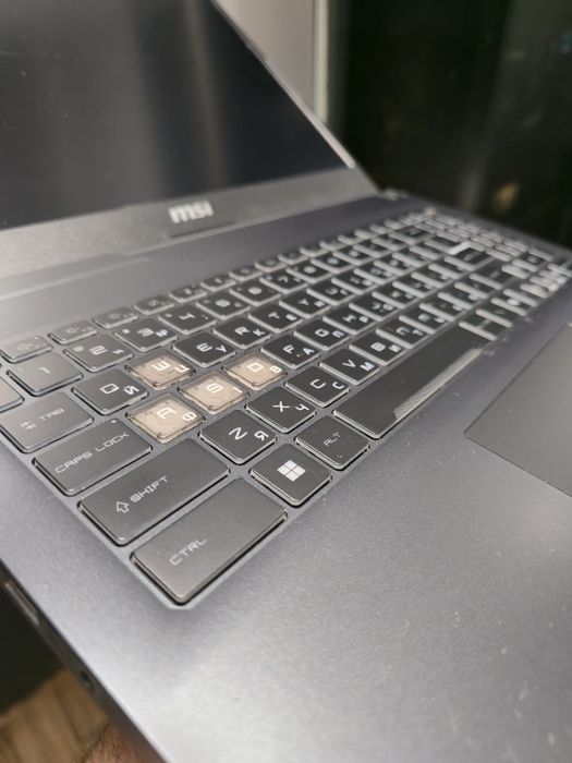 MSI cyborg 15  rtx4060 в отличном состоянии