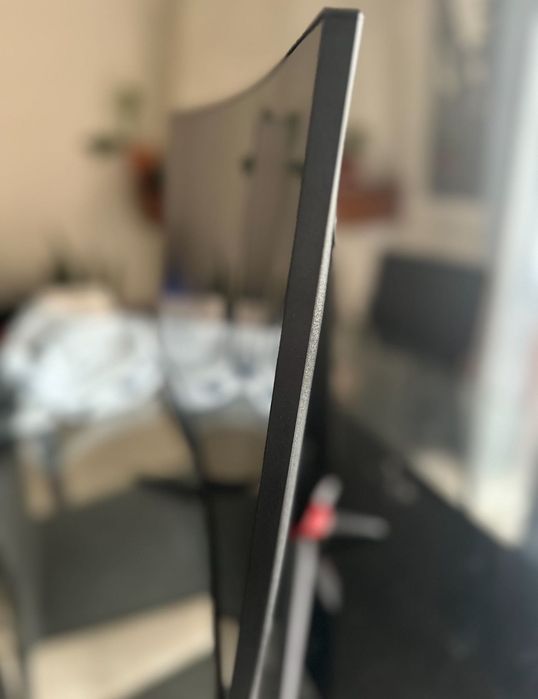Monitor curvo AOC 240hz