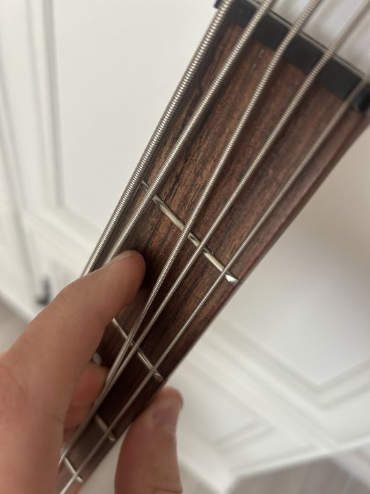 Бас гітара Yamaha Trbx-305 (Нова) терміново!!!