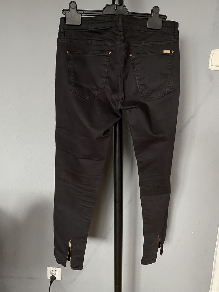 Zara czarne spodnie 38