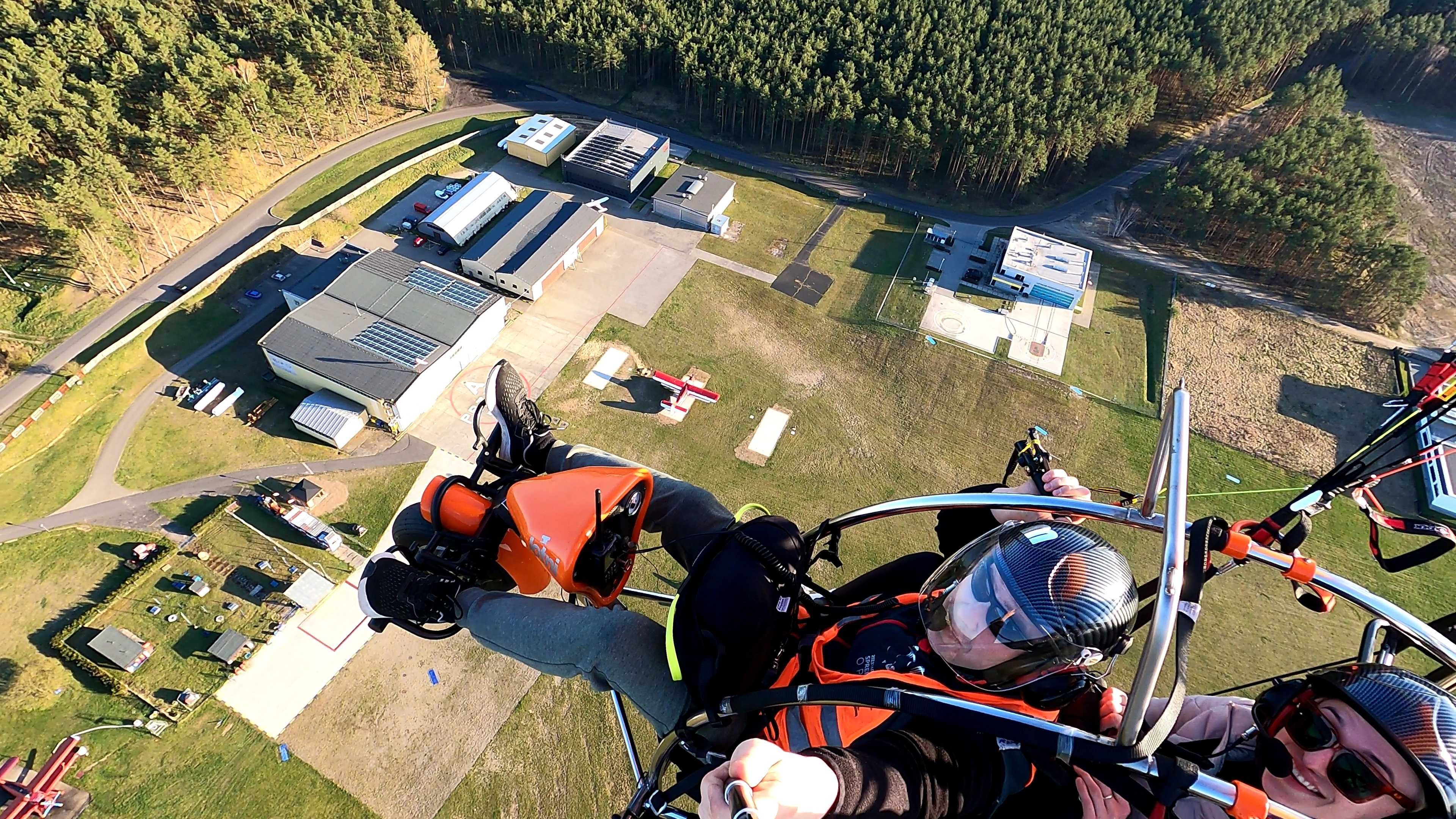 Lot widokowy Moto-paralotnią 15" +FILM GO PRO