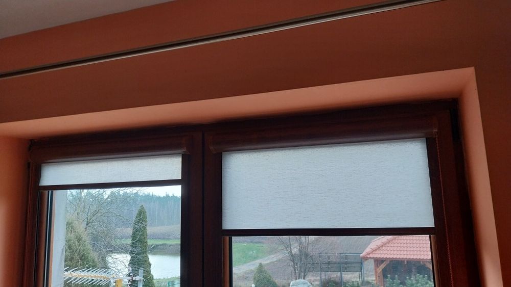 Rolety wewnętrzne kasetowe nowe.