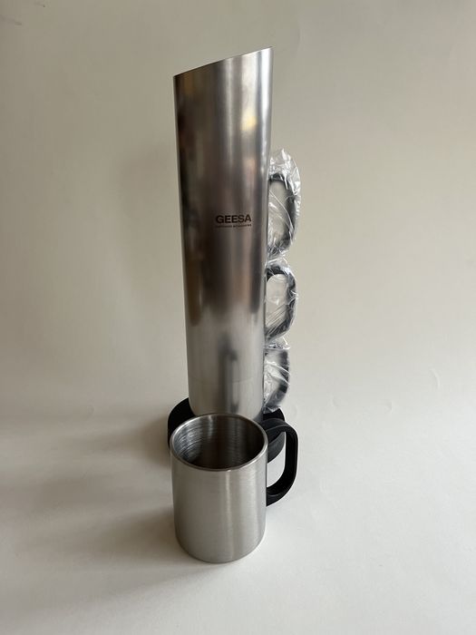 Kubek 4 kubki ze stali nierdzewnej podwojne ścianki stojak Geesa