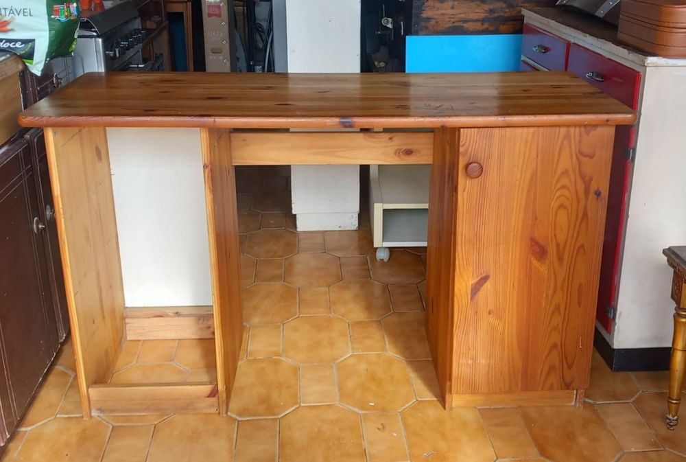 Bancada multiusos em pinho