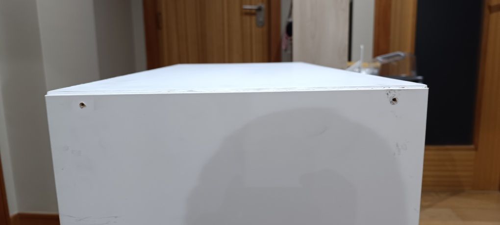 Móvel IKEA EKET Branco com furos