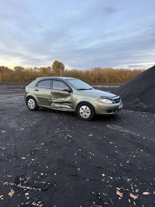 Авто Chevrolet Lacetti SX газ/бенз
