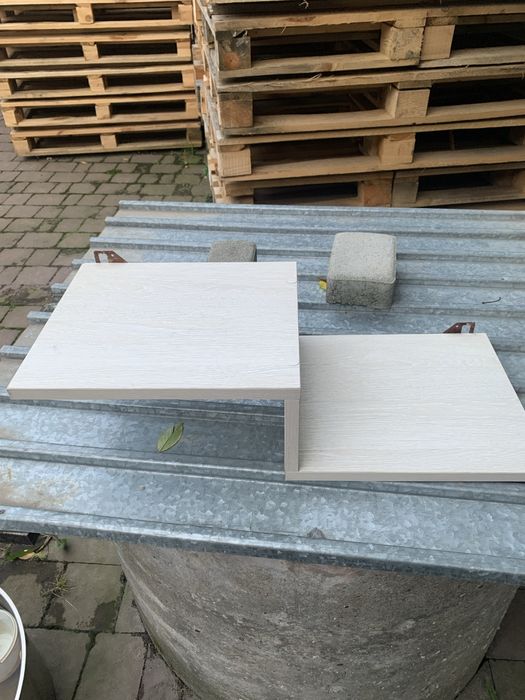 Полиці з дсп плити по 150 грн.