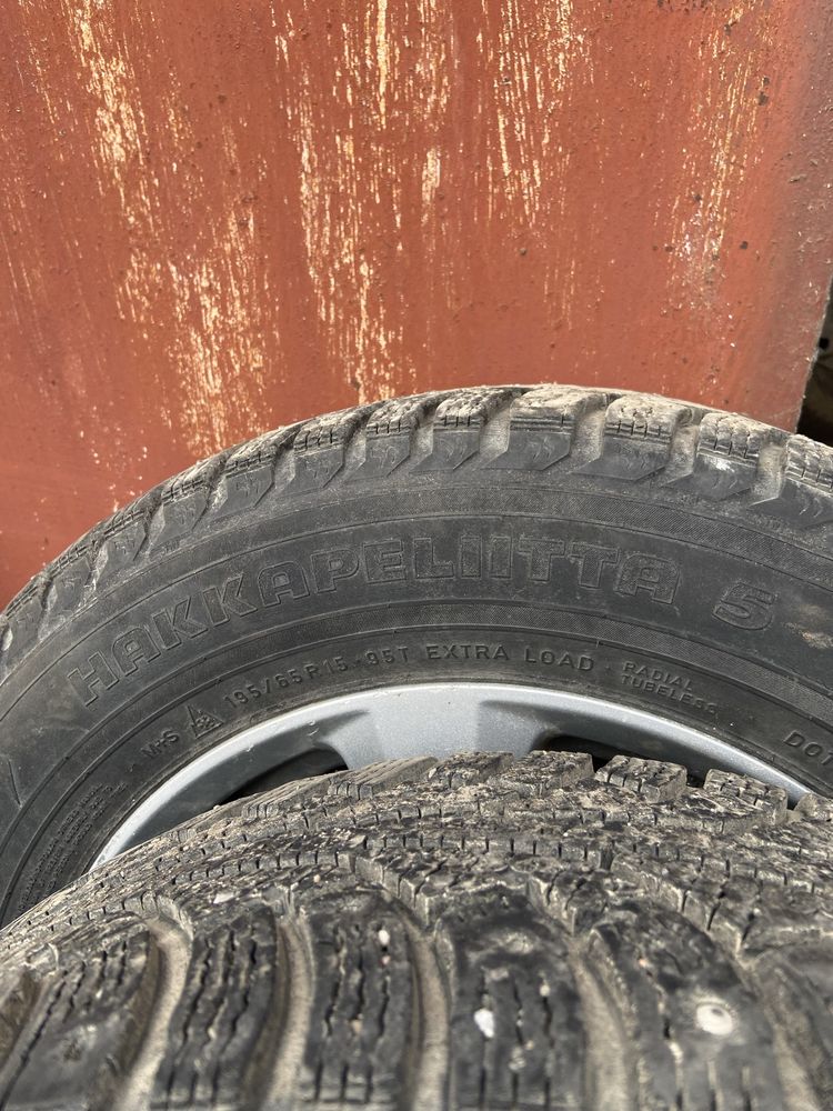 Колеса шини диски peugeot зима 4 108 15 Goodyear Nokian 195 65 15