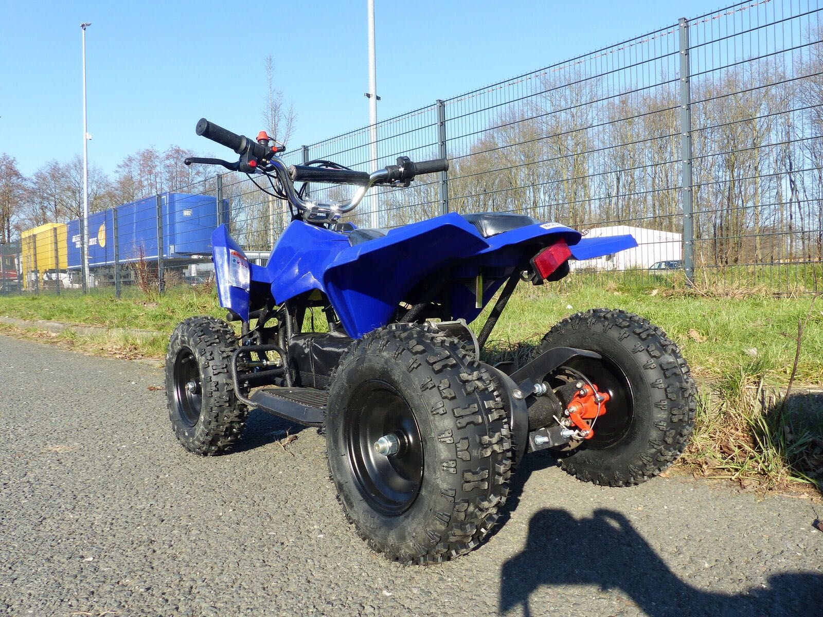 Dziecięcy QUAD 500 W 36 V w kolorze niebieskim nowy kartonie wyprzedaż