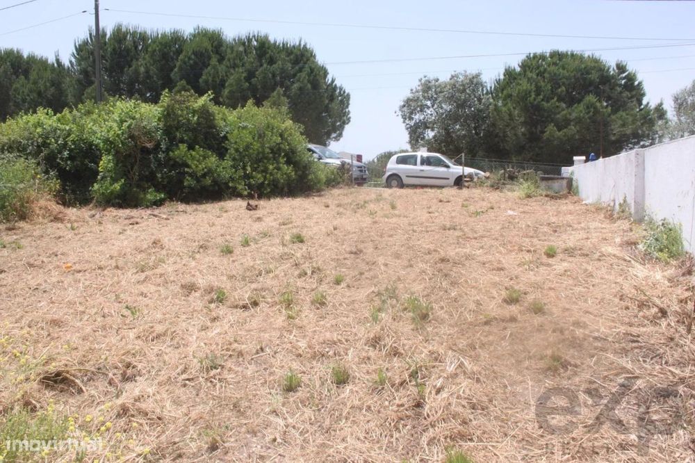 Terreno Rustico com moradia em construção