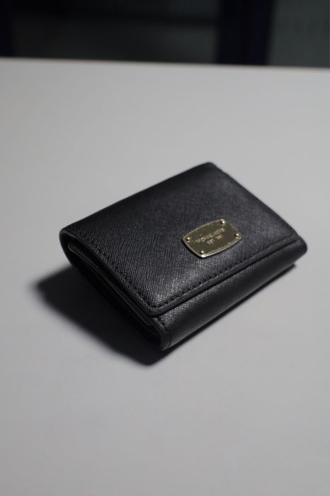 Carteira Michael kors preta e branca