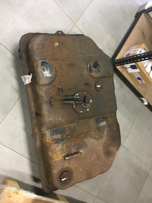 Бак Кіа карнівал