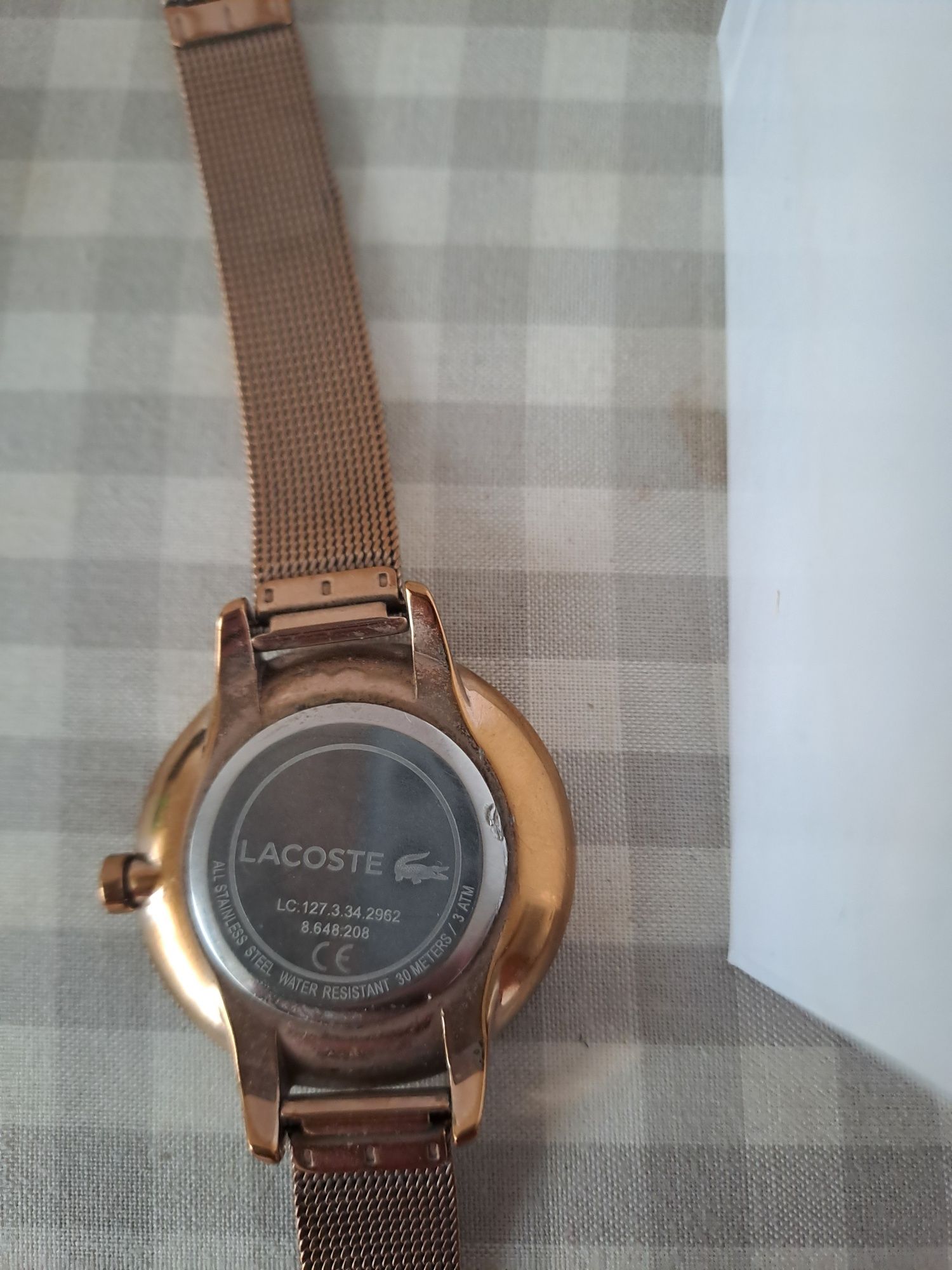 Złoty zegarek Lacoste
