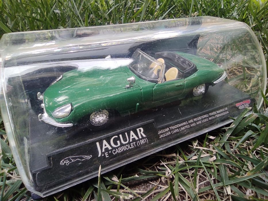 Jaguar Cabriolet - carro coleção na caixa original