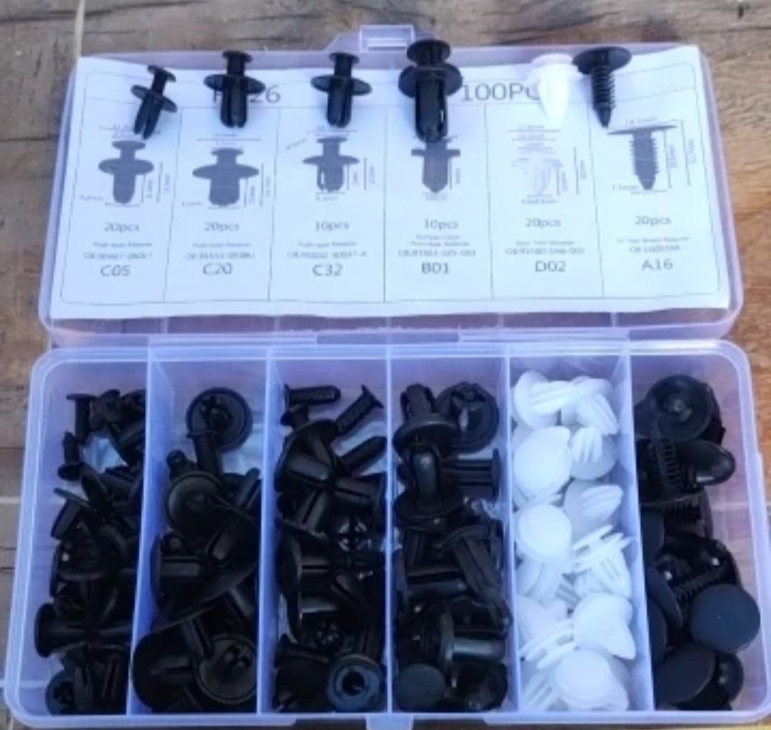 Kit de 100 Rebites Nylon , Molas de Friso, Clipes de Fixação Automóvel
