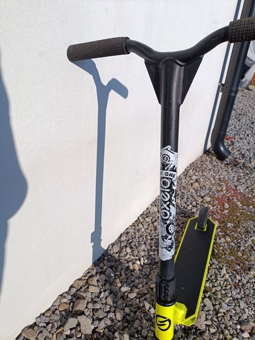 Hulajnoga Oxelo Neonowa