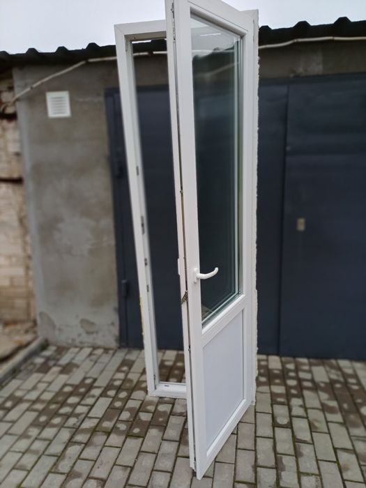 Двері металопластикові