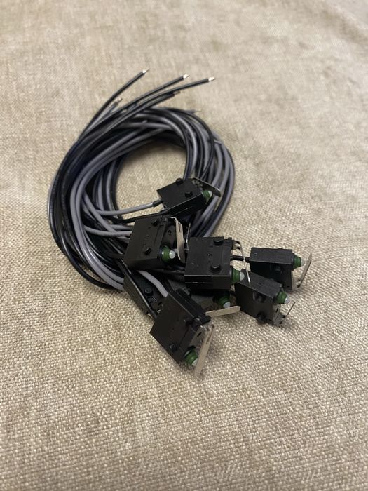 Кінцевик дверей мікрик Mercedes Benz Vito Viano W639 концевик двери