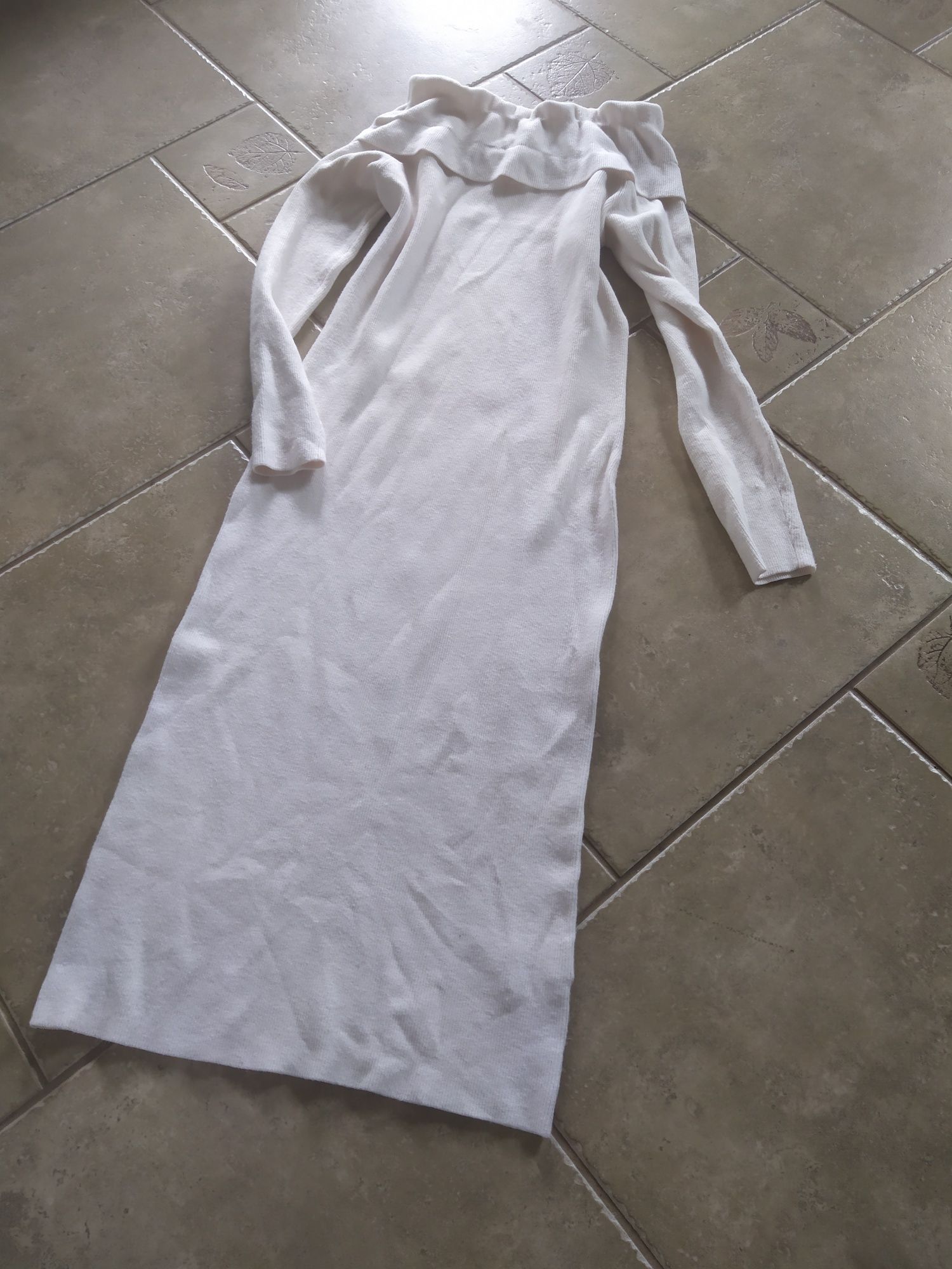 Dzianinowa sukienka bodycon z wadą basic minimalizm szafa kapsułowa