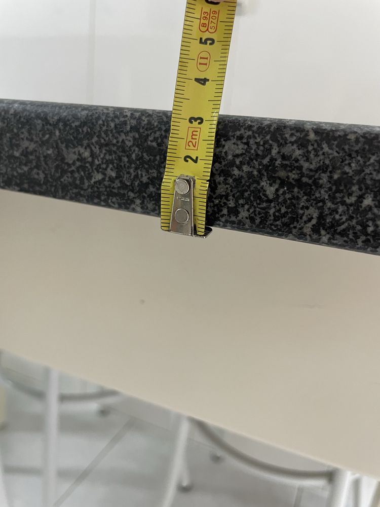 Mesa cozinha com pedra marmore grossa