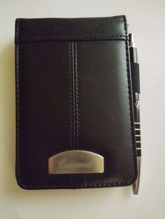 Zestaw długopis notatnik kalkulator w skorzanym etui MONDI