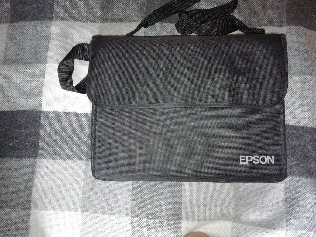 Проектор Epson EB-S04