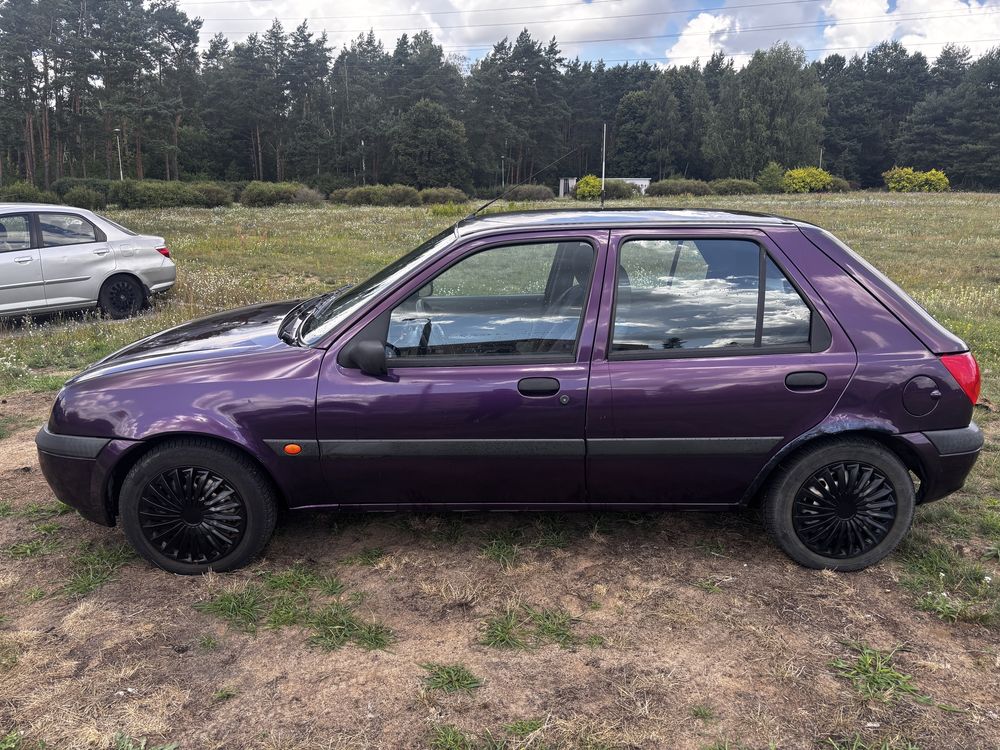 Ford Fiesta MK4 LIFT 2000 1,3 60KM benzyna śliwkowy
