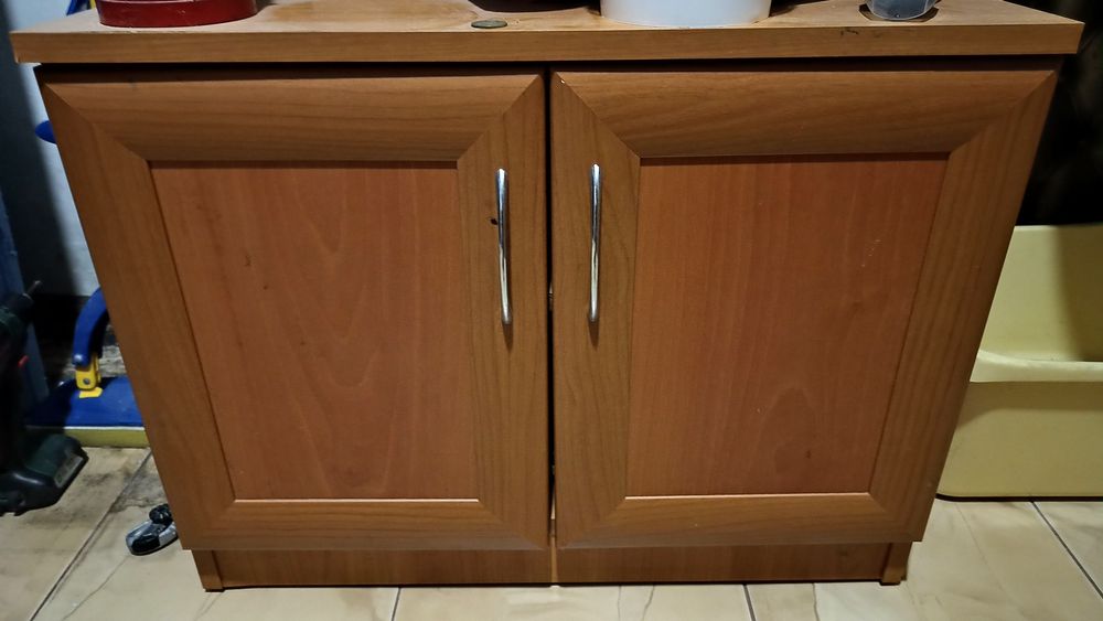 Шкаф з тумбочкой в вітальню