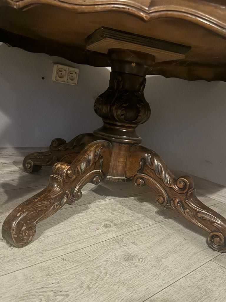 Sprzedam antyk stół debowy niski ciezki stabilny made in italy