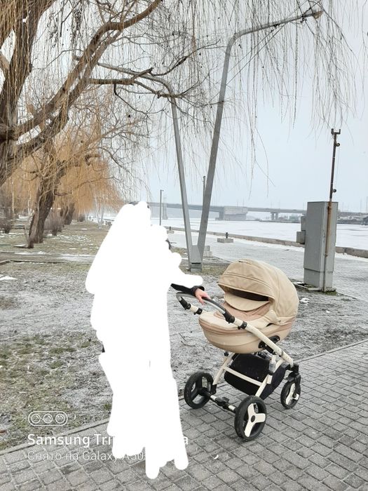 коляска детская с люлькай и прогулочной