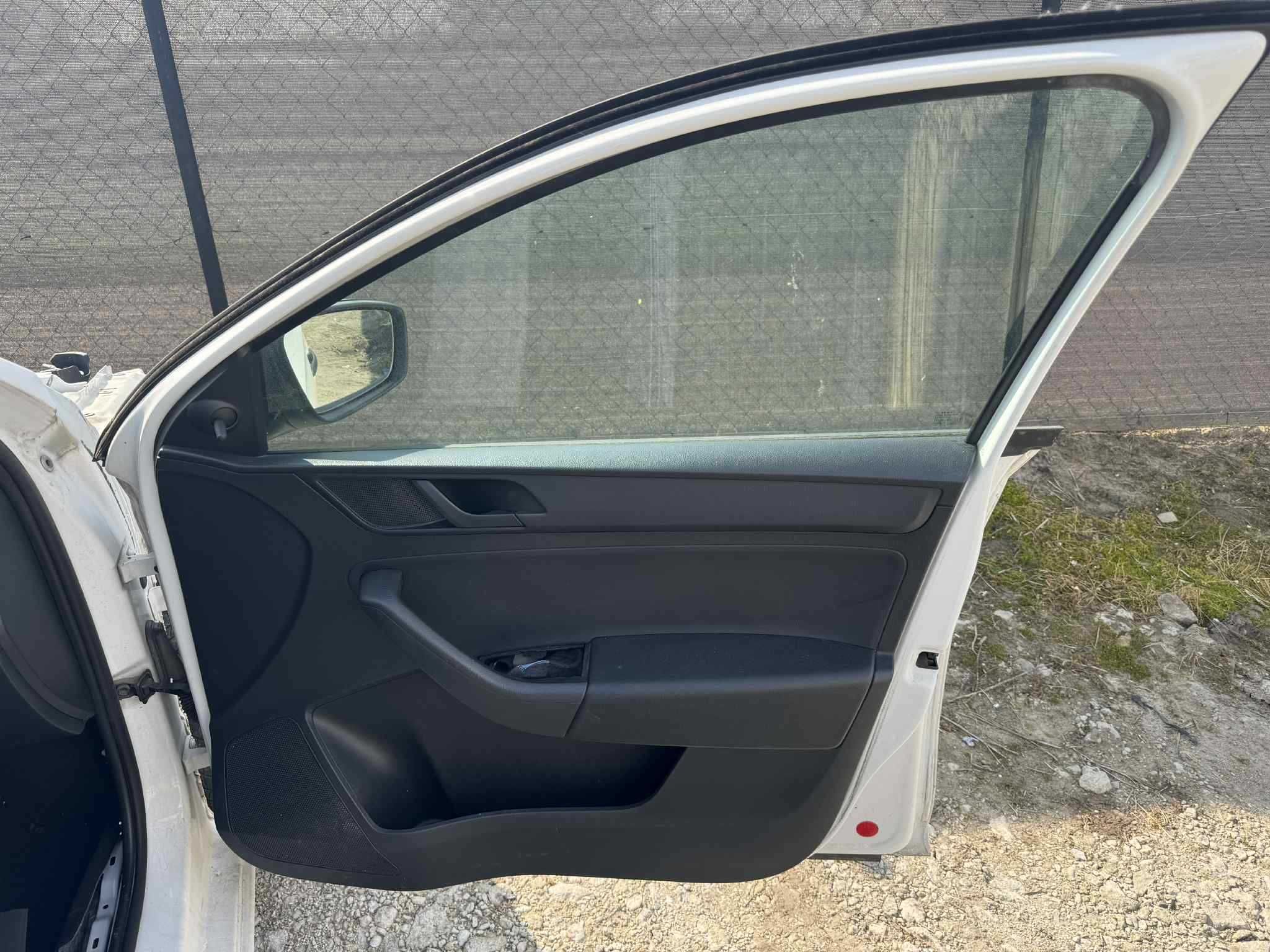 Drzwi Skoda Rapid Prawe Przód