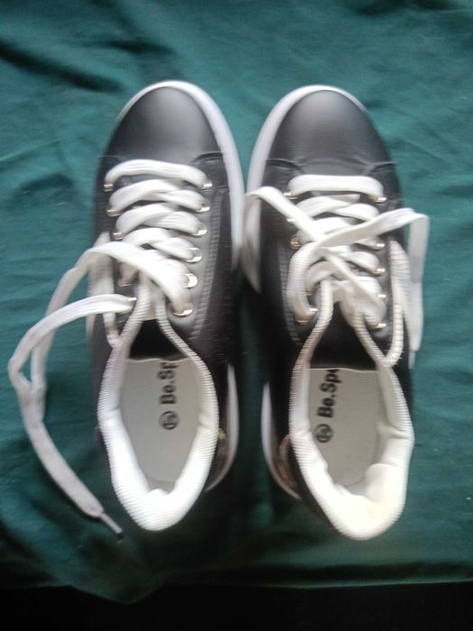 Adidasy dla dziewczynki 37