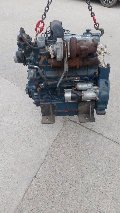 Silnik kubota  v 3800