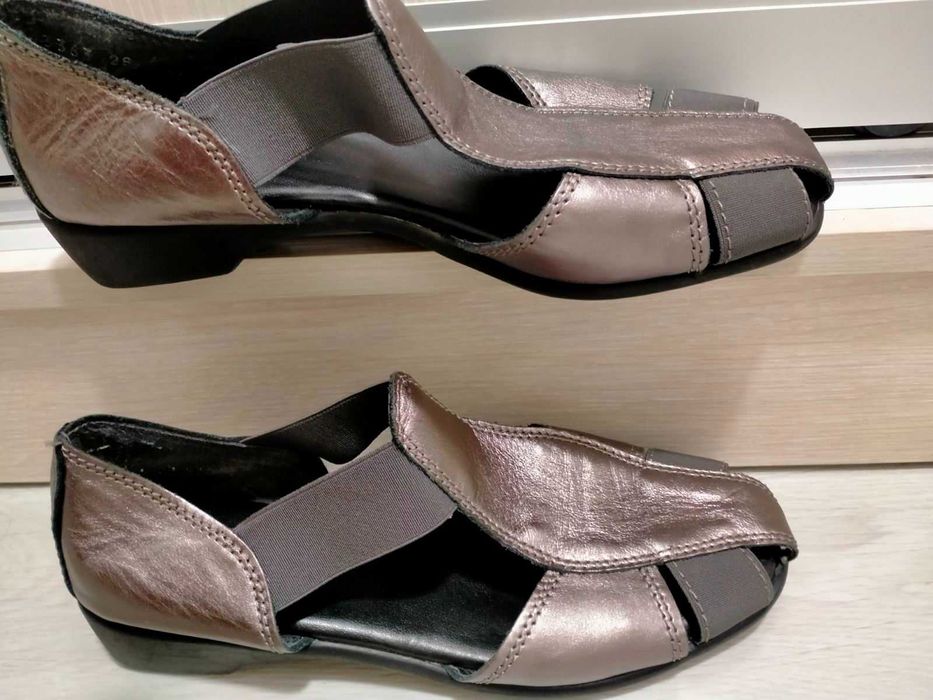 Жіночі босоніжки нові