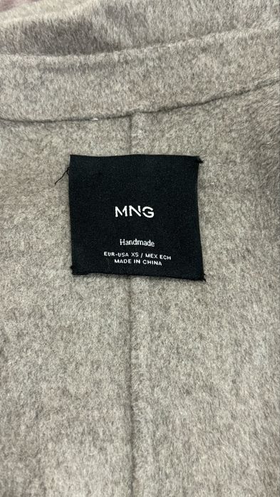 Пальто светло-серое Бренд Манго