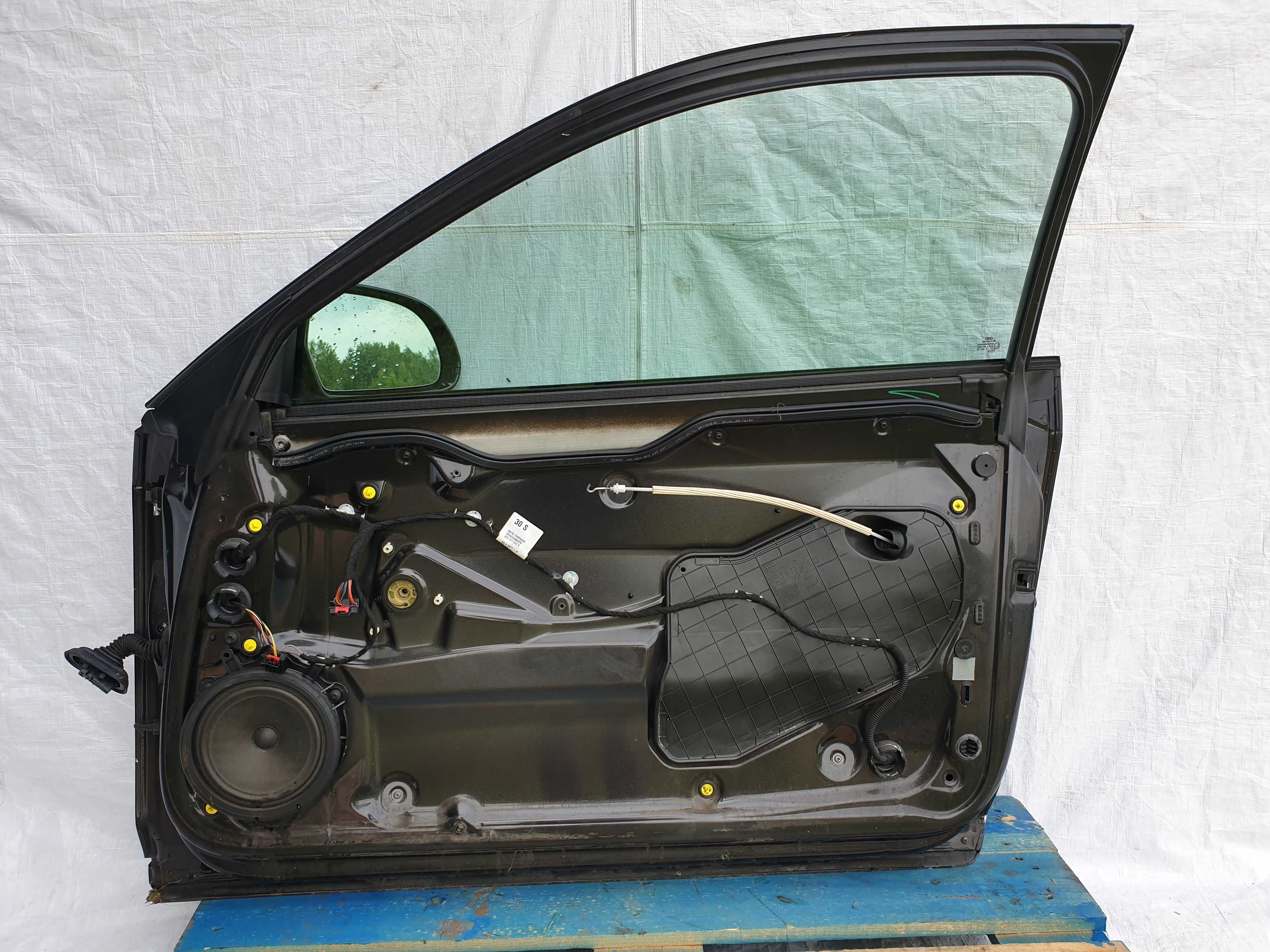 Audi A3 8P 3D Drzwi prawe LZ7L