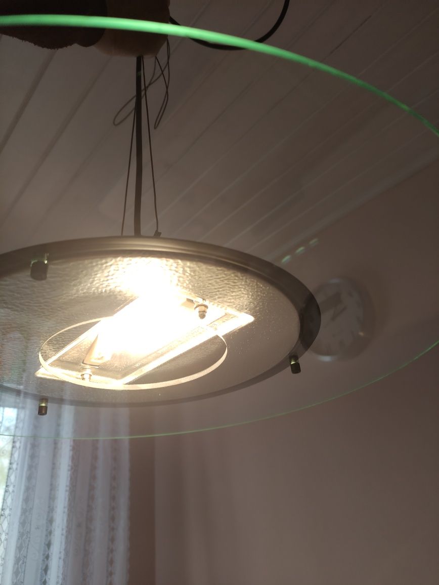 Piękna lampa industrialna sufitowa